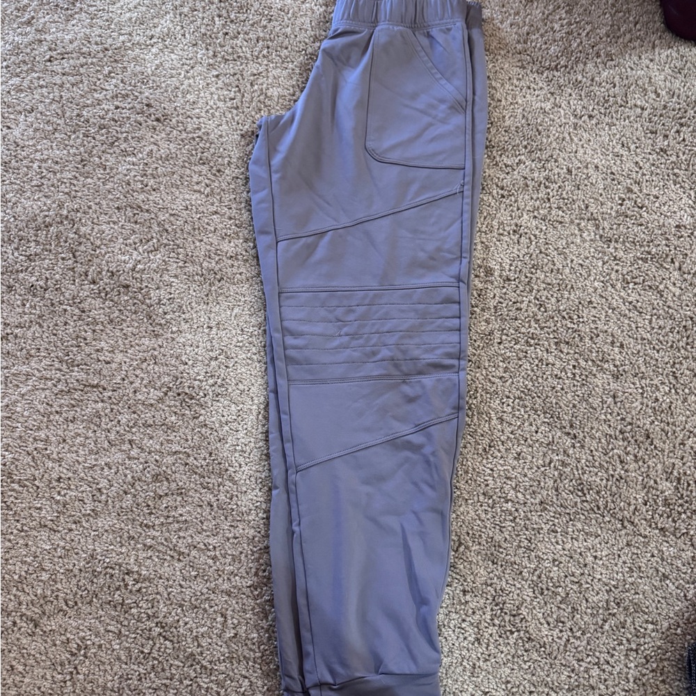 Women’s Fleo Gray Jogger Pants